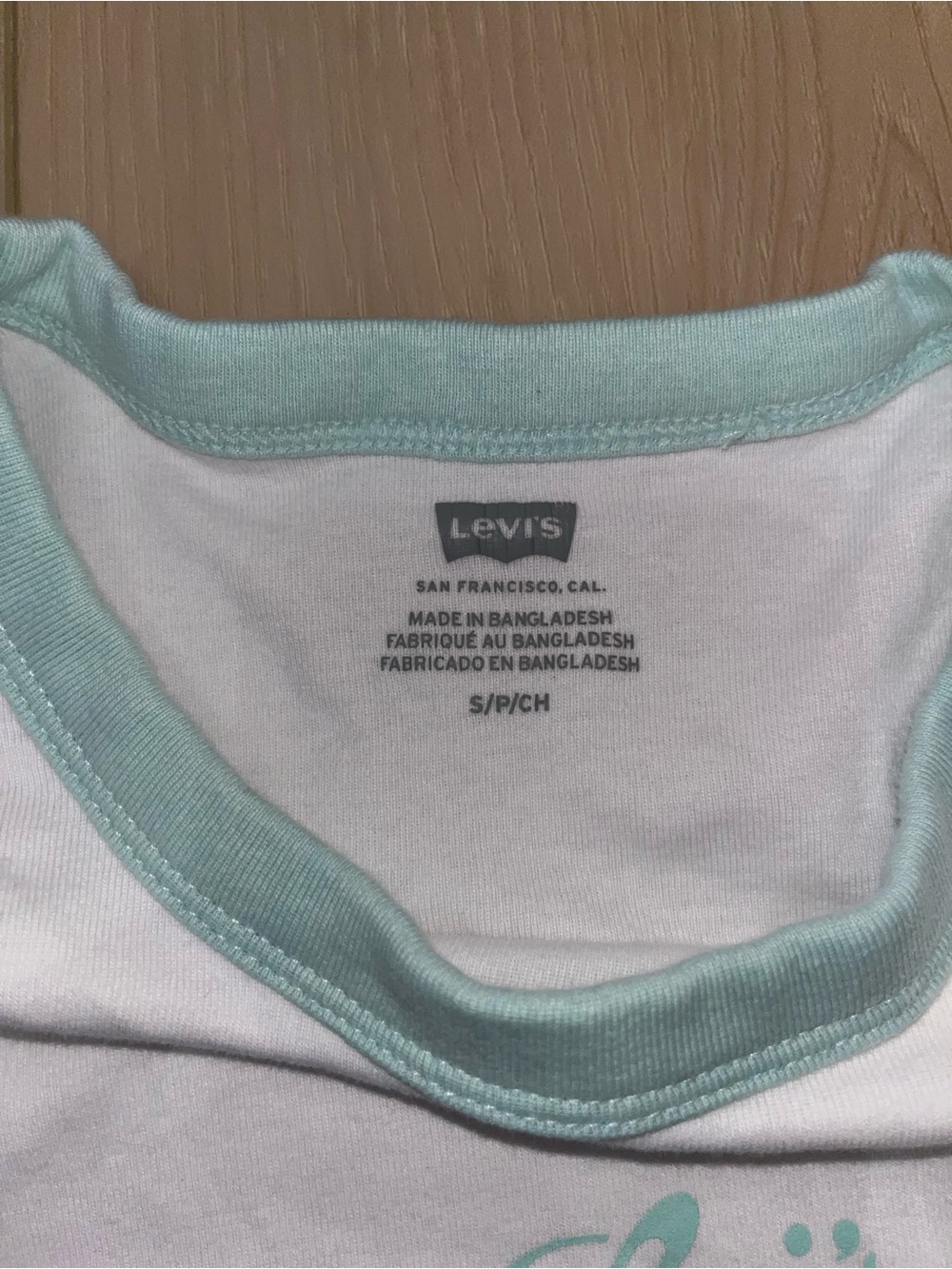 Levi's' tee - Picture 3 of 4